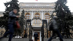 Rússia anuncia aumento de juros após sanções e queda no rublo