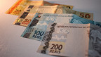 Relatório preliminar prevê salário mínimo de R$ 1.294 em 2023