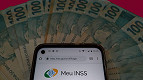 Benefício do INSS de agosto: pagamento é retomado e encerra nessa quinta, dia 8 Benefício do INSS de agosto: pagamento é retomado e encerra nessa quinta, dia 8