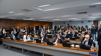Plenário da CCJ ficou lotado durante a discussão da PEC nesta terça-feira (6) - Créditos: Divulgação/Agência Senado