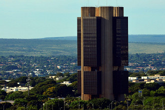 Banco Central alerta para golpes em nome da instituição. (Foto: M.Torres/Getty Images)